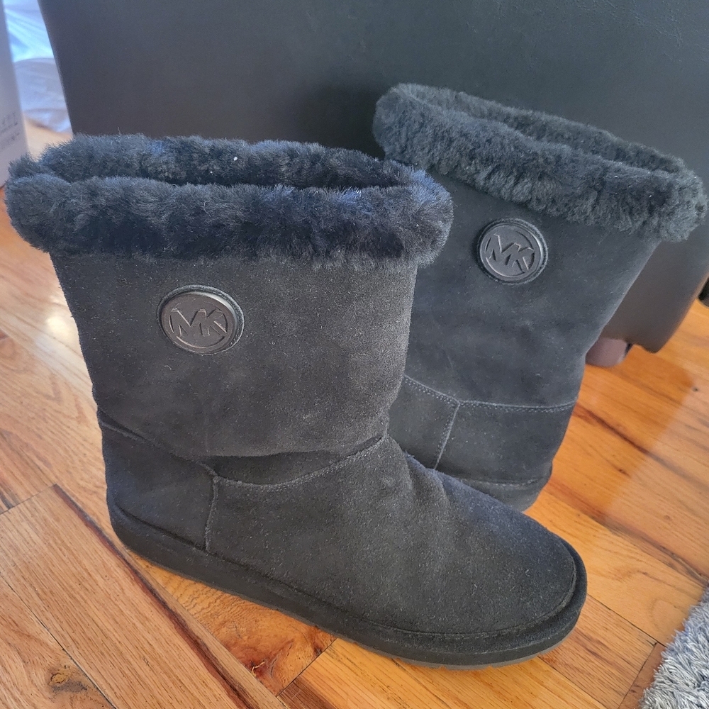 Michael Kors Black boots genuine sheep fur